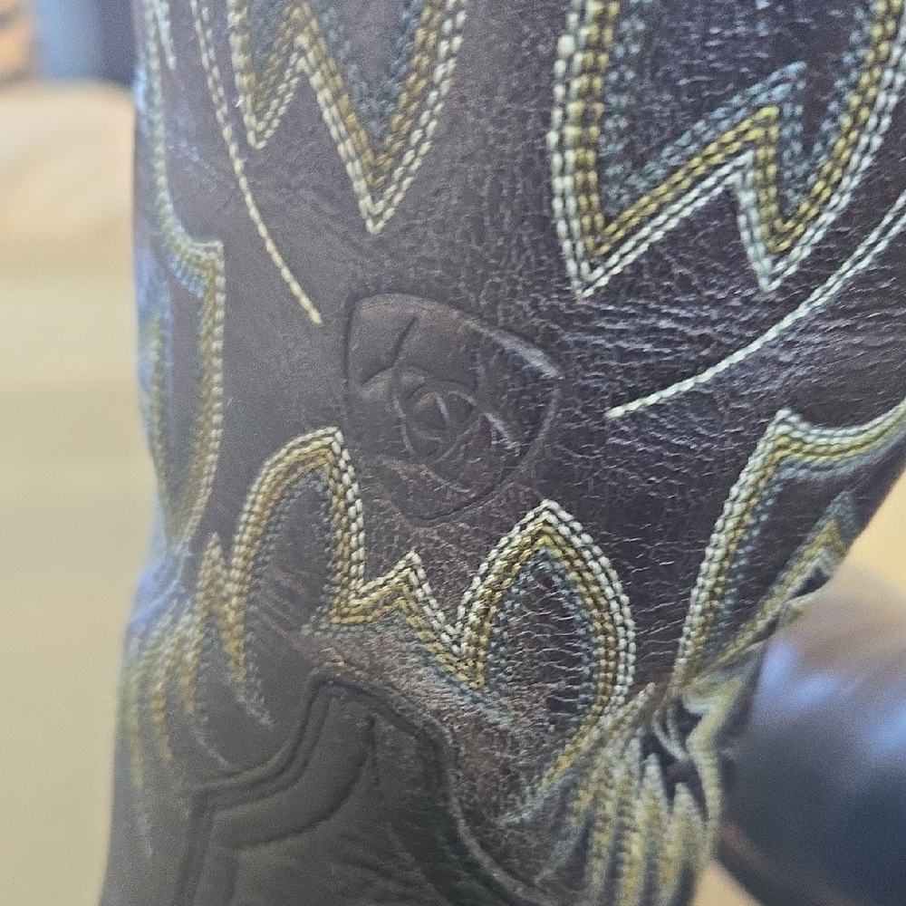 Ariat Black Western Boots with Light Green Stitching - Picture 5 of 12